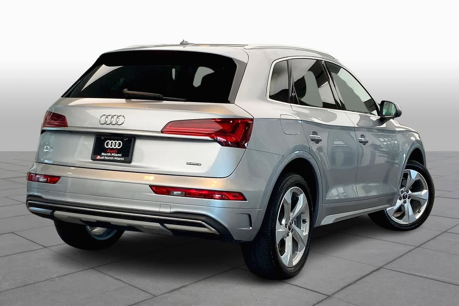 Used 2021 Audi Q5 2.0T Premium Plus w/ Premium Plus Package AWD/4WD image 13