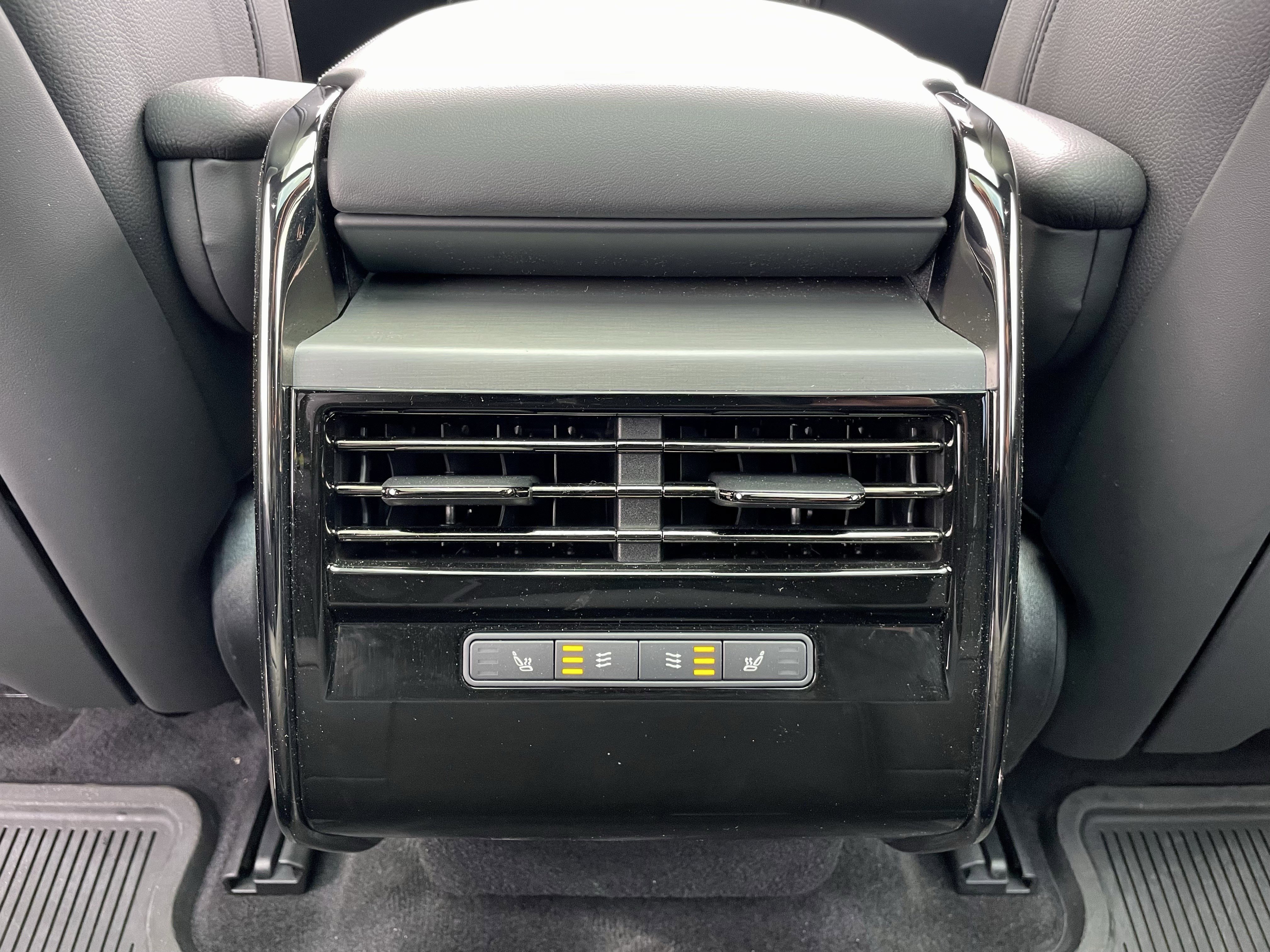 Used 2025 Land Rover Range Rover Sport AWD/4WD image 26