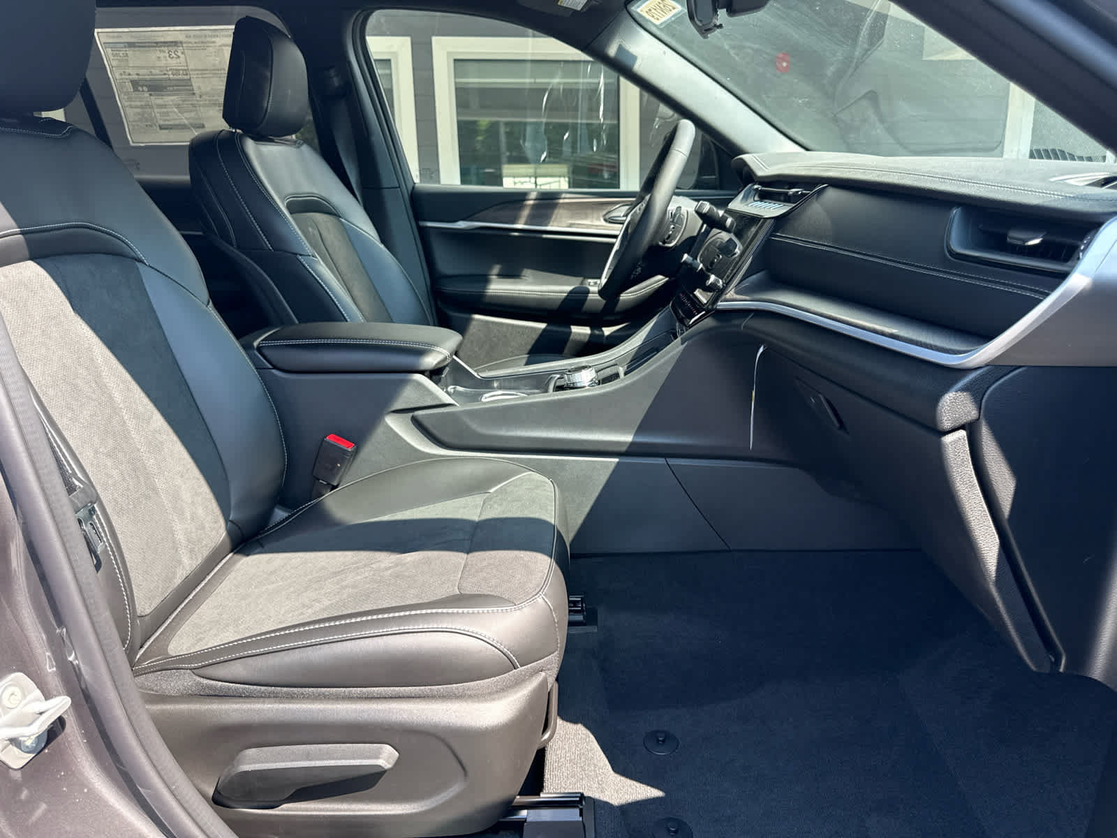 New 2026 Jeep Grand Cherokee Altitude AWD/4WD image 17