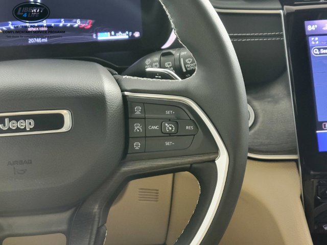 Used 2024 Jeep Grand Cherokee Limited AWD/4WD image 28