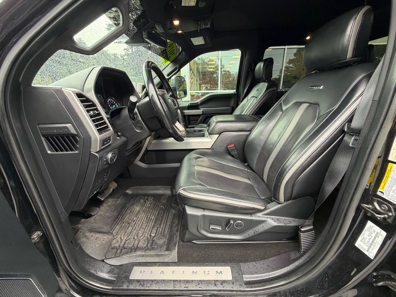 Used 2019 Ford F250 Platinum w/ Platinum Ultimate Package AWD/4WD image 25
