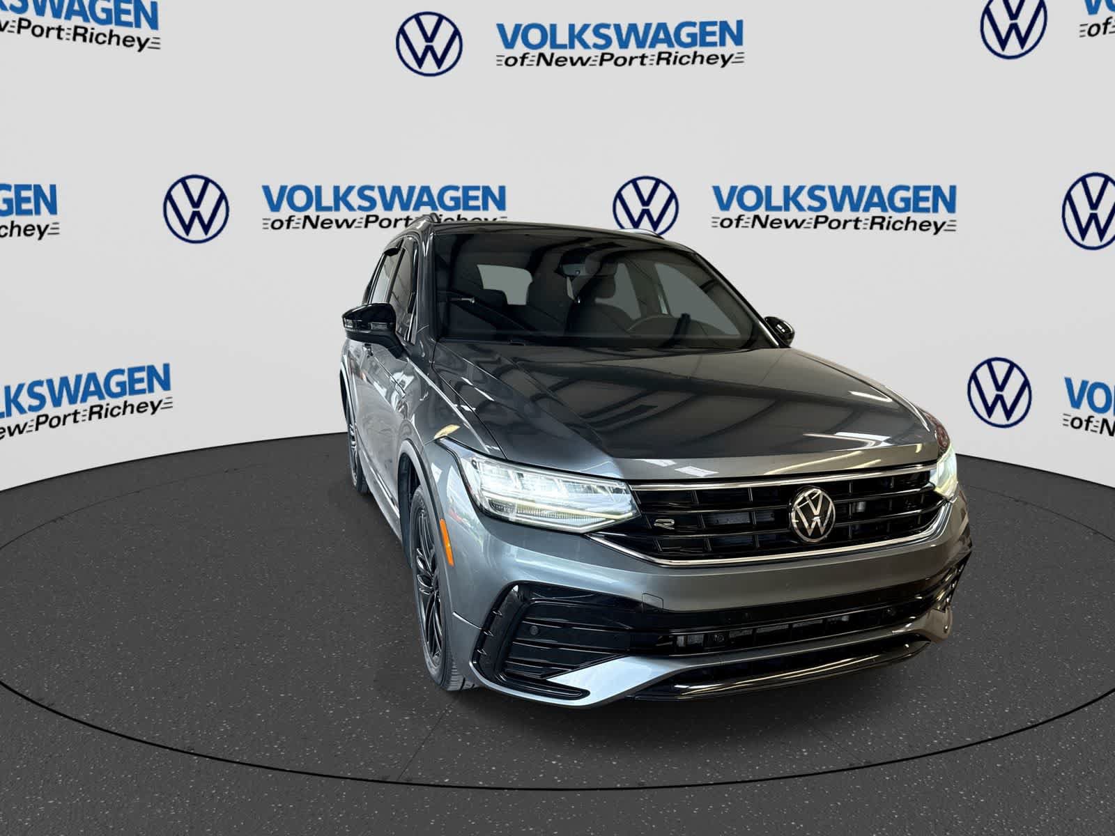 Used 2022 Volkswagen Tiguan SE R-Line FWD image 16