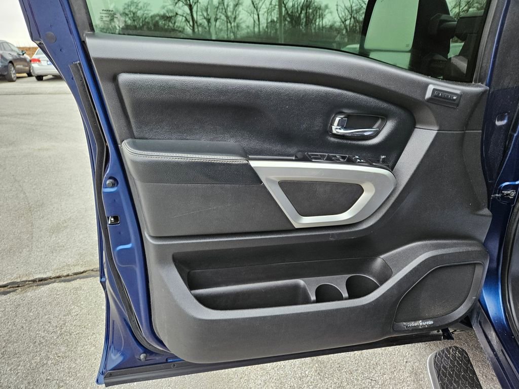 Used 2017 Nissan Titan SL w/ Chrome Package image 21