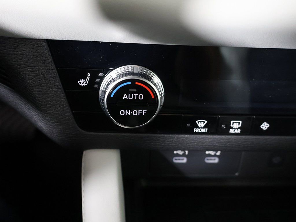 New 2025 Mitsubishi Outlander SE AWD/4WD image 50