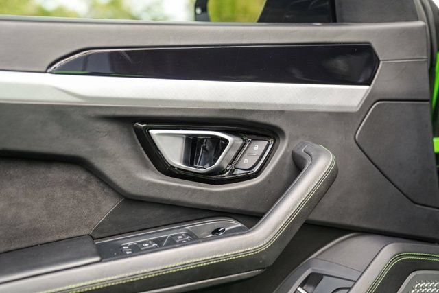 Used 2021 Lamborghini Urus AWD/4WD image 60
