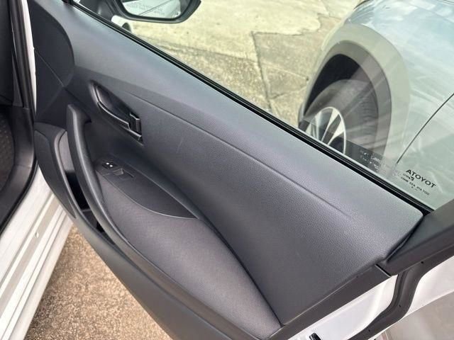 Used 2025 Toyota Corolla LE w/ LE Premium Package image 28