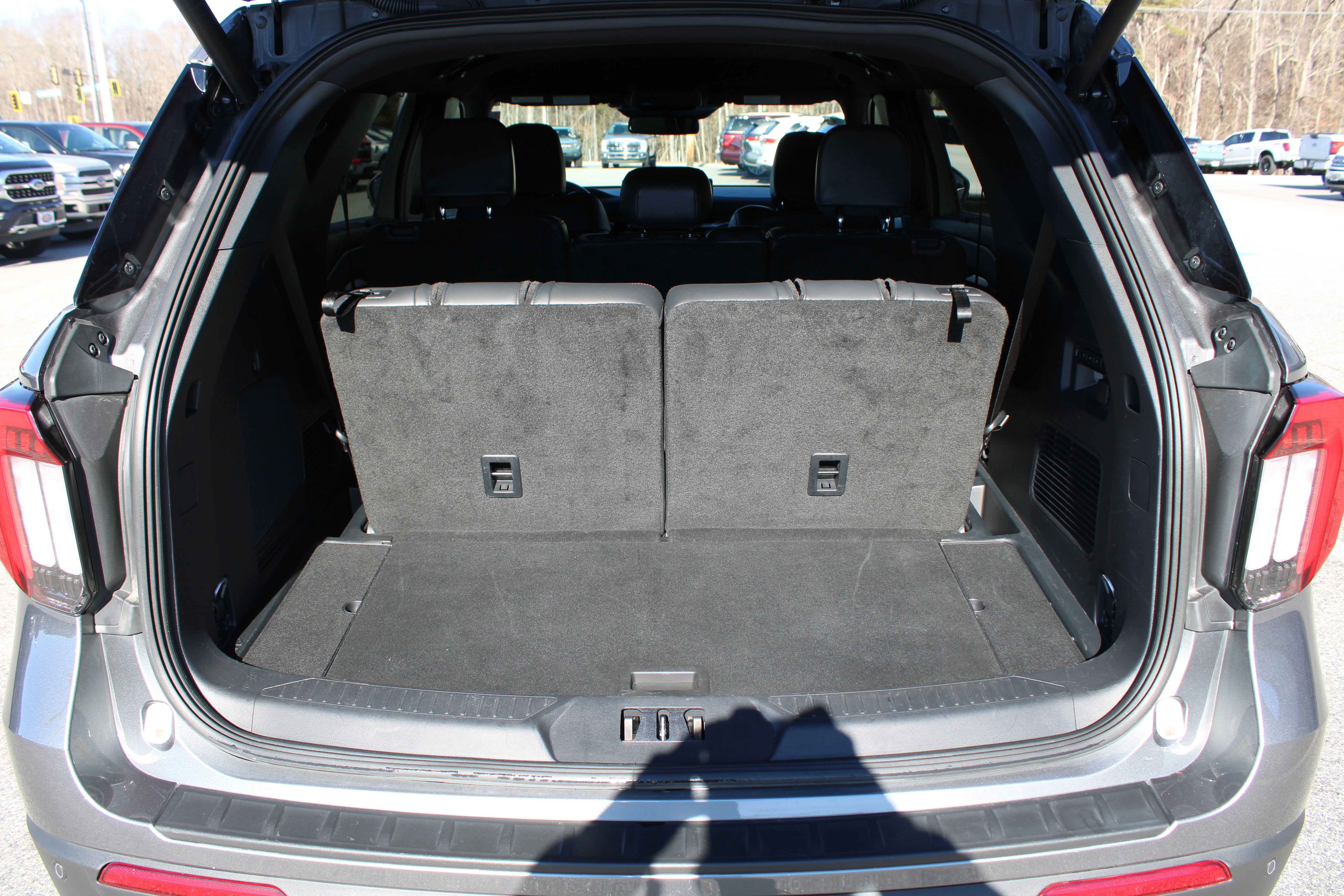 Used 2025 Ford Explorer ST-Line w/ Premium Package image 10