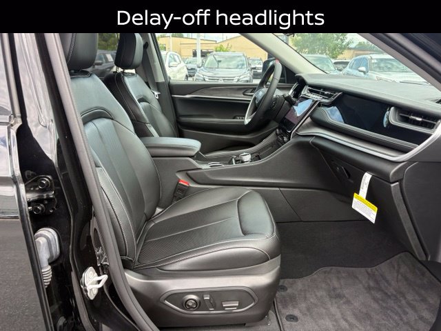 Used 2024 Jeep Grand Cherokee Limited 4xe w/ Luxury Tech Group II AWD/4WD image 23