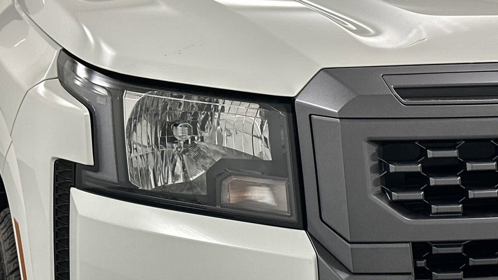 Used 2025 Nissan Frontier SV w/ SV Convenience Package image 24