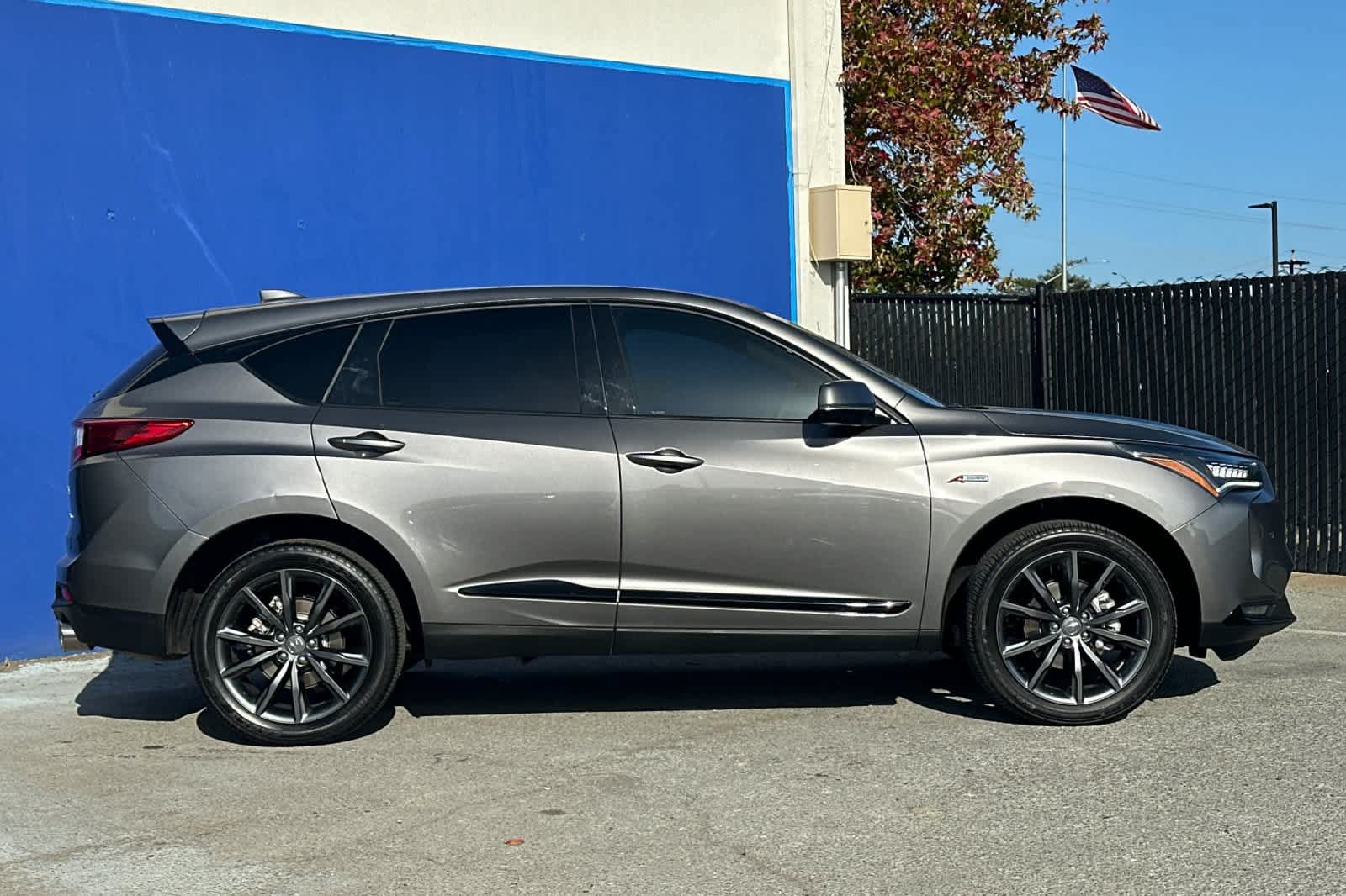 Certified 2025 Acura RDX w/ Advance Package AWD/4WD image 2