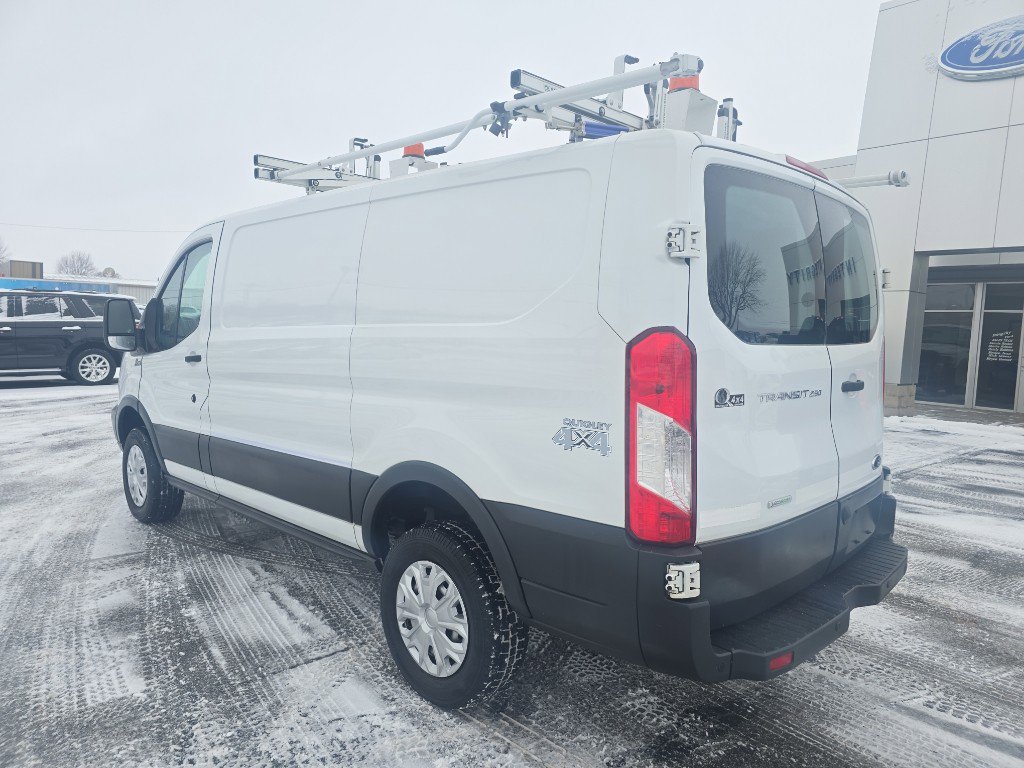 Used 2017 Ford Transit 250 130 Low Roof image 9