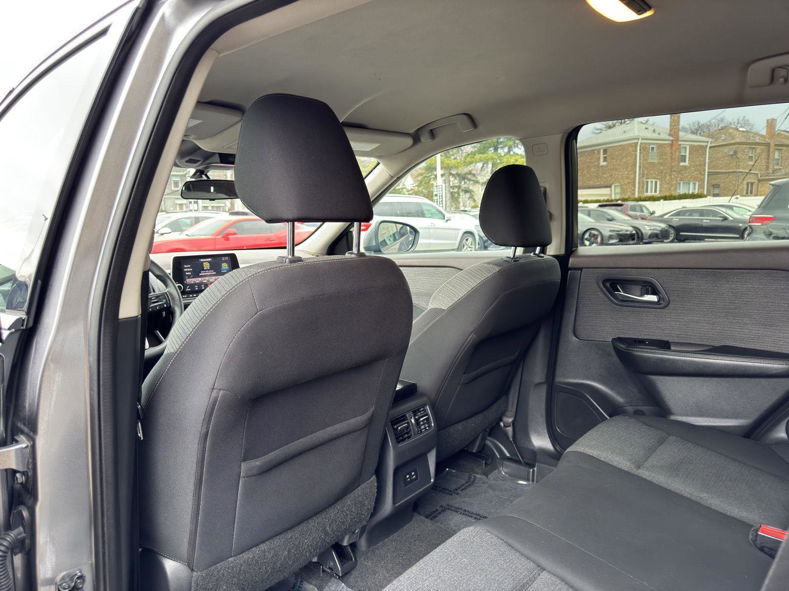 Used 2021 Nissan Rogue SV AWD/4WD image 32