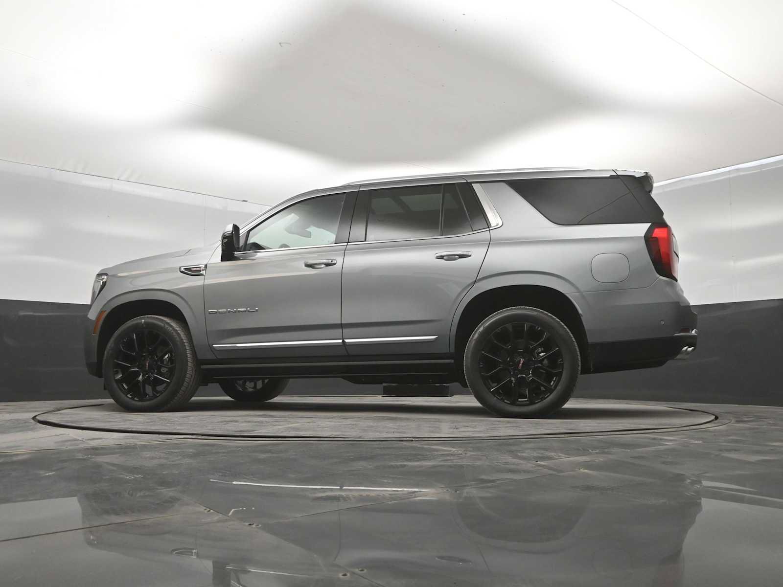 New 2026 GMC Yukon Denali w/ Sun & Power Step Package AWD/4WD image 37