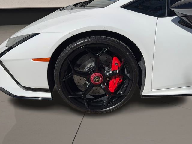 Used 2023 Lamborghini Huracan Tecnica image 4