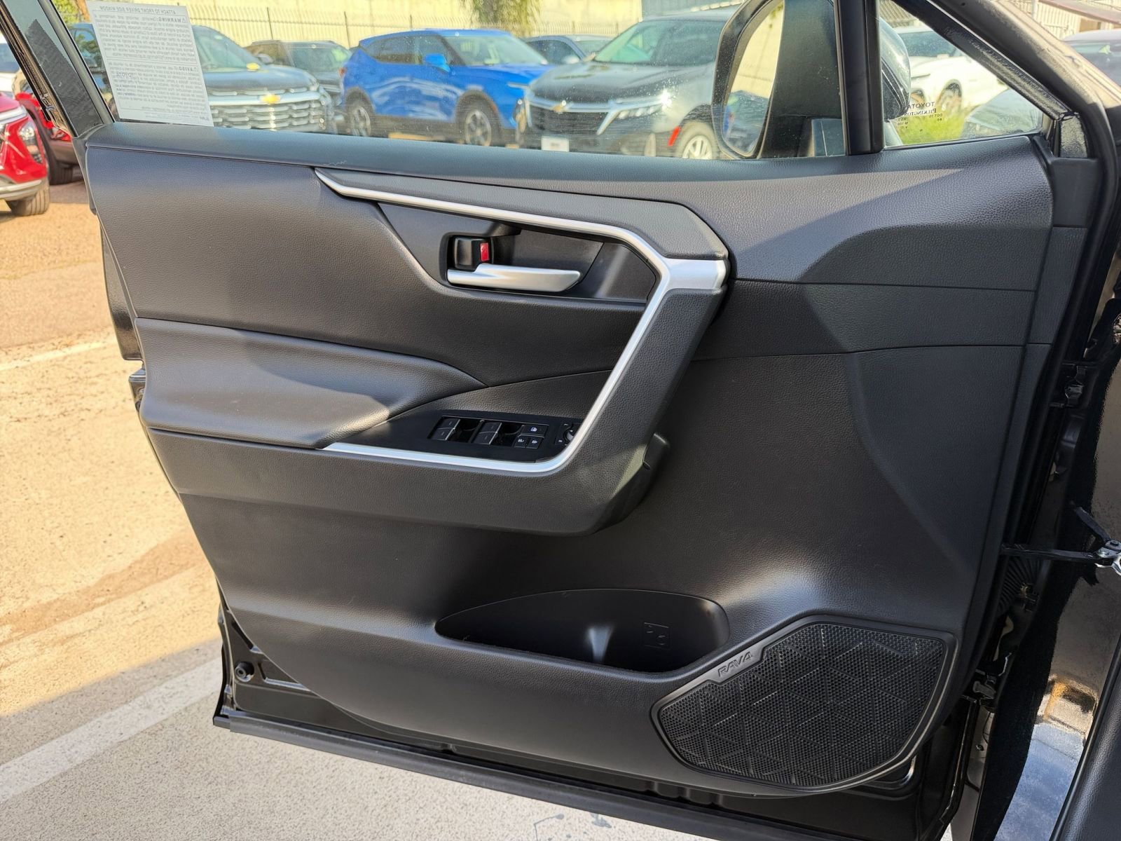 Used 2025 Toyota RAV4 XLE image 20