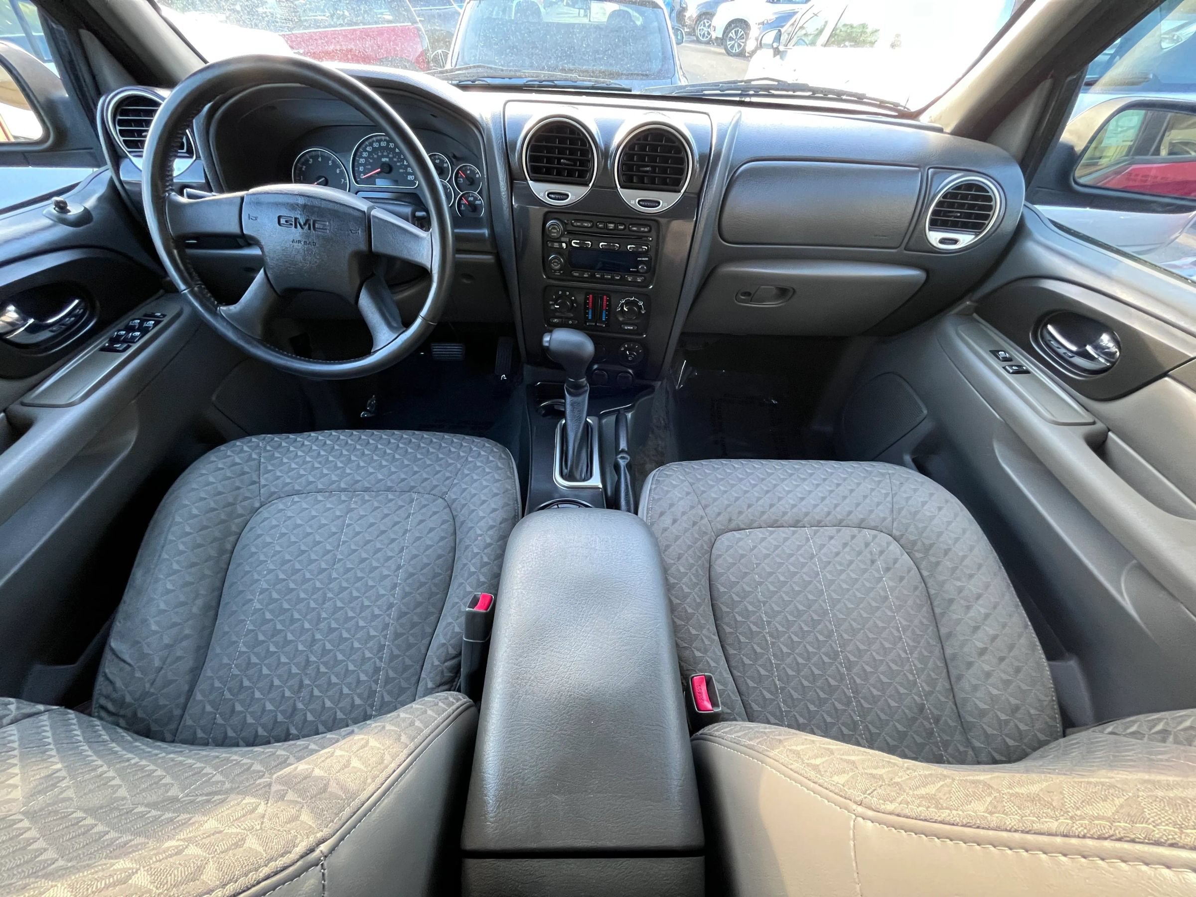 Used 2004 GMC Envoy XUV SLE w/ 1SB Preferred Equipment Group RWD image 17