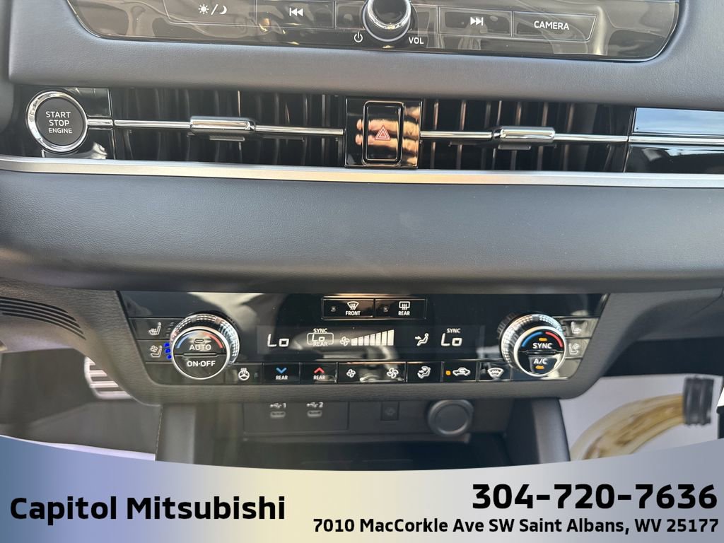 New 2025 Mitsubishi Outlander SEL image 24