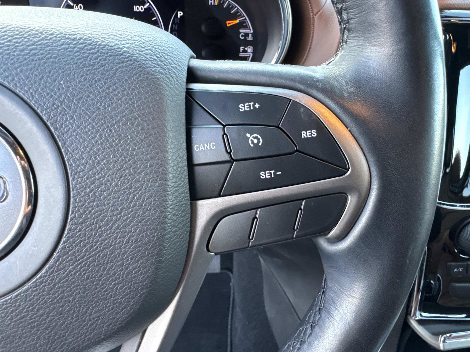 Used 2021 Jeep Grand Cherokee Overland image 28