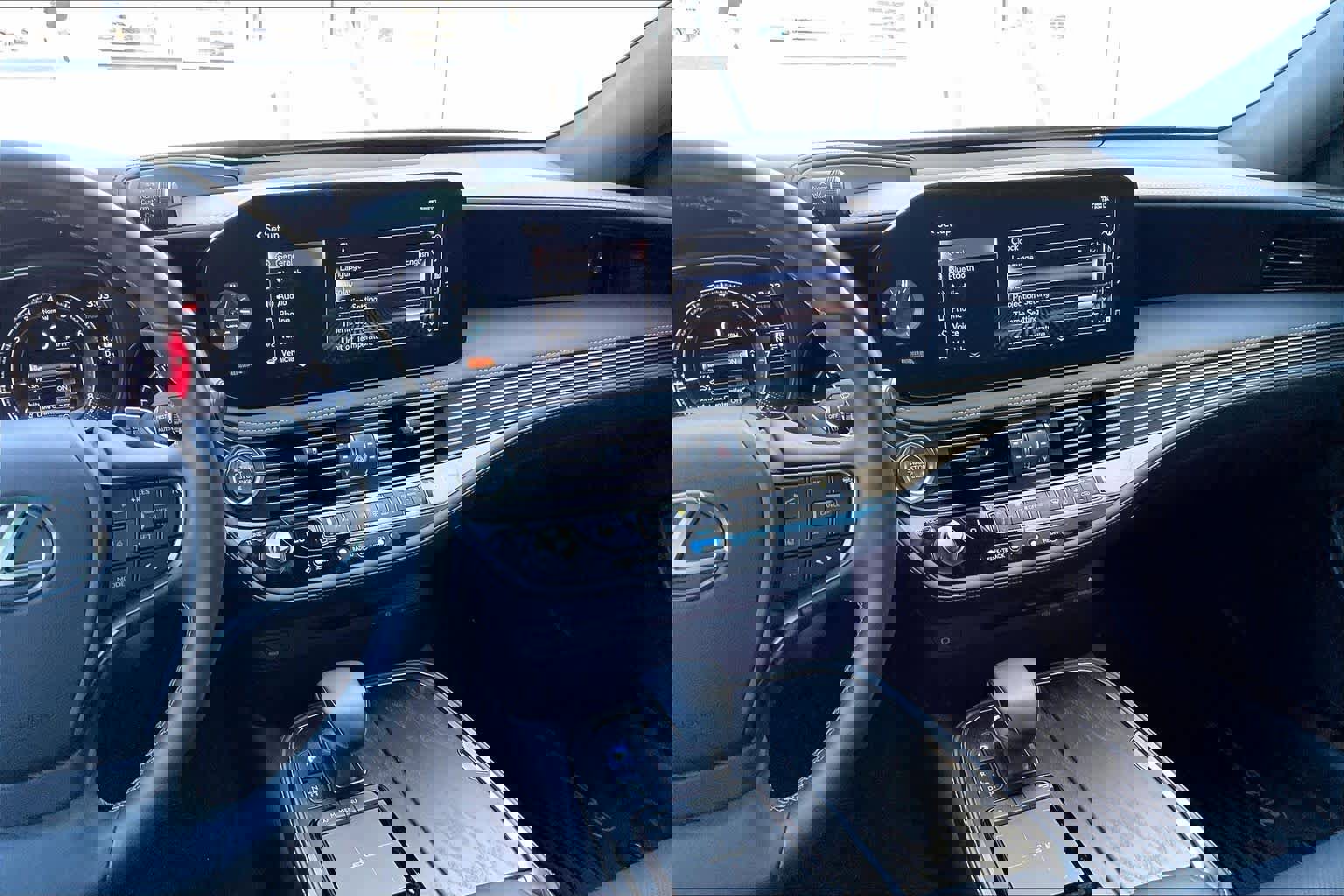 Used 2022 Lexus LS 500 w/ Accessory Package (Z1) image 7