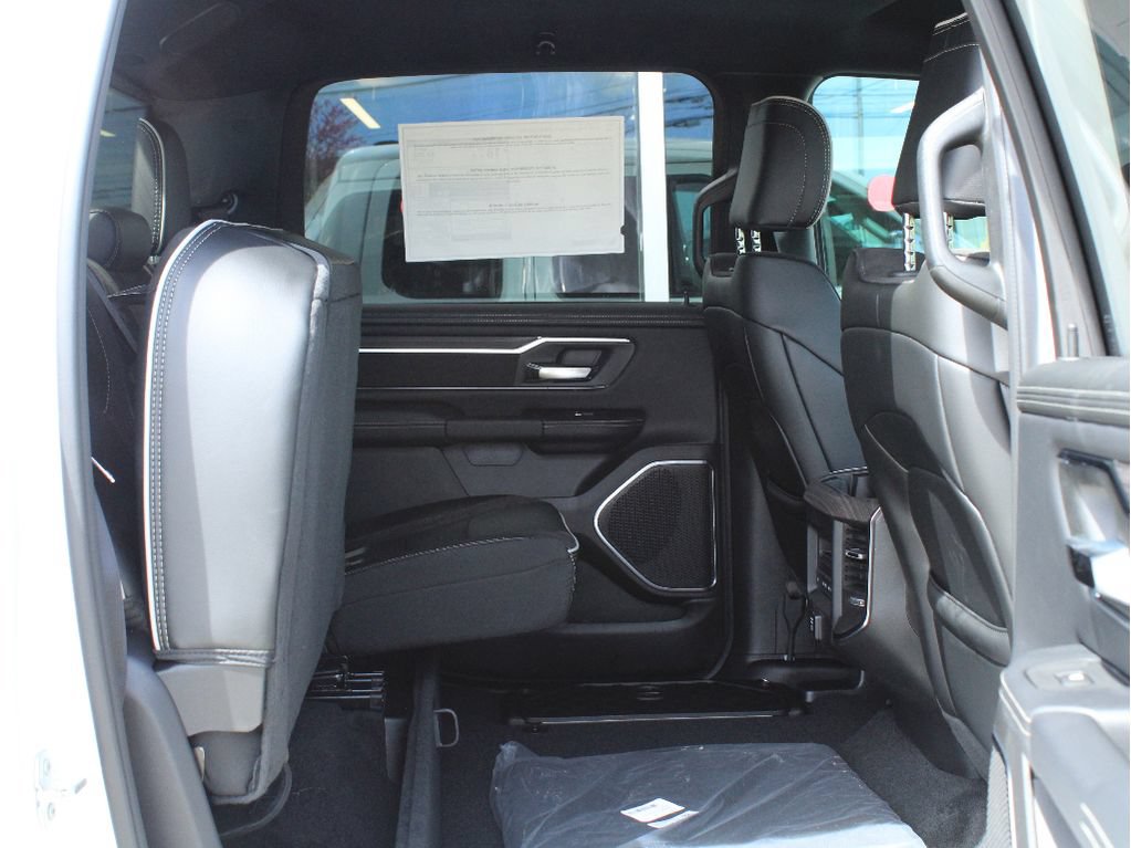 New 2026 RAM 1500 Laramie AWD/4WD image 30