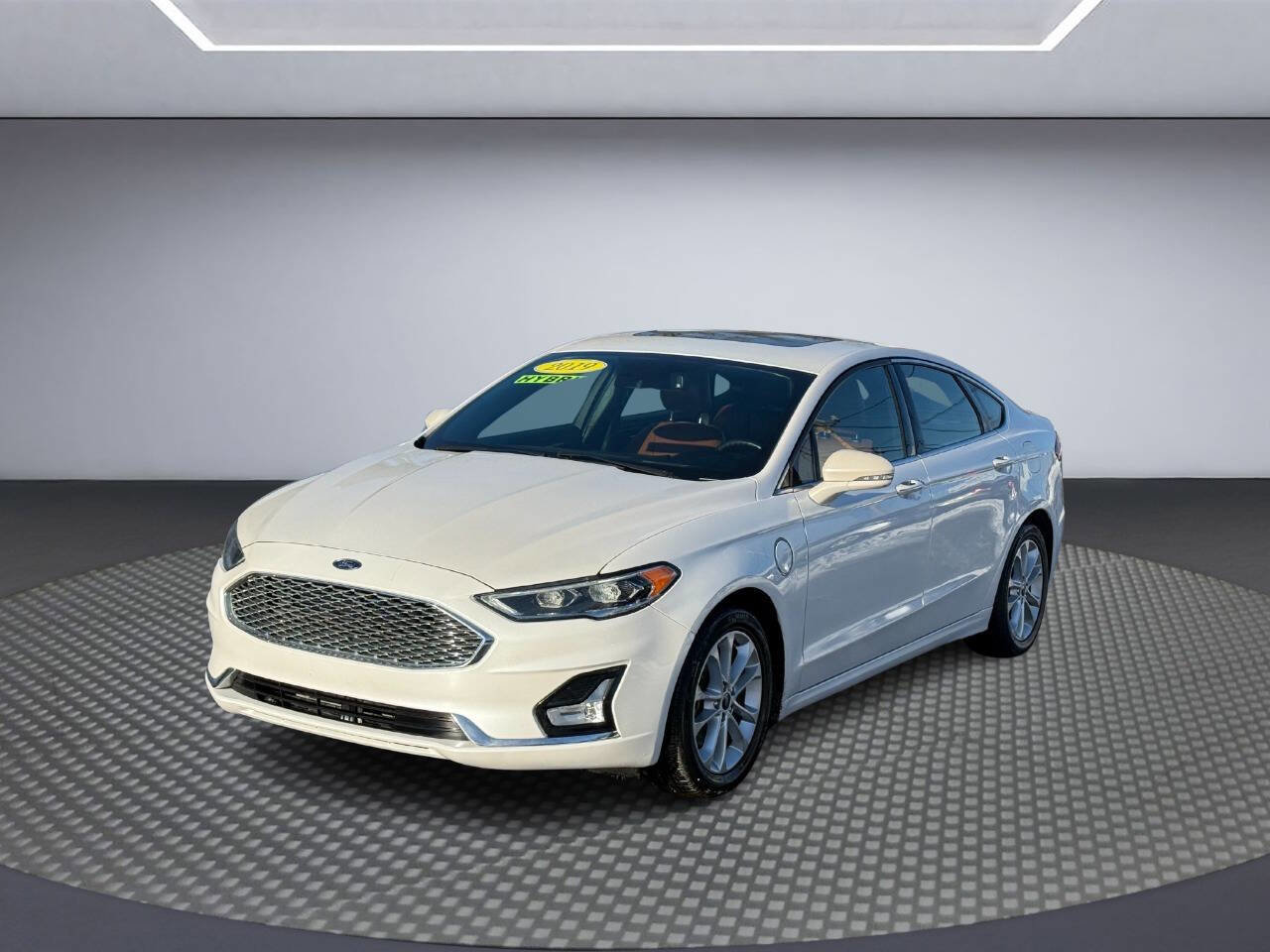 Used 2019 Ford Fusion Energi Titanium image 2