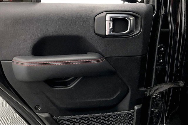 Used 2022 Jeep Wrangler Unlimited Rubicon w/ Xtreme Recon 35" Tire Package image 18