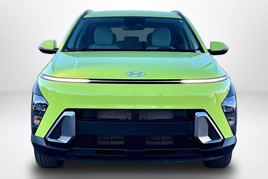 Used 2025 Hyundai Kona SEL FWD image 2