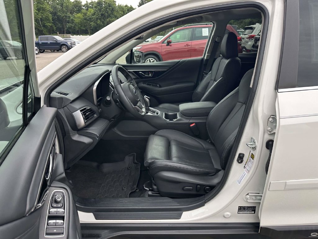 Used 2023 Subaru Outback Limited AWD/4WD image 15