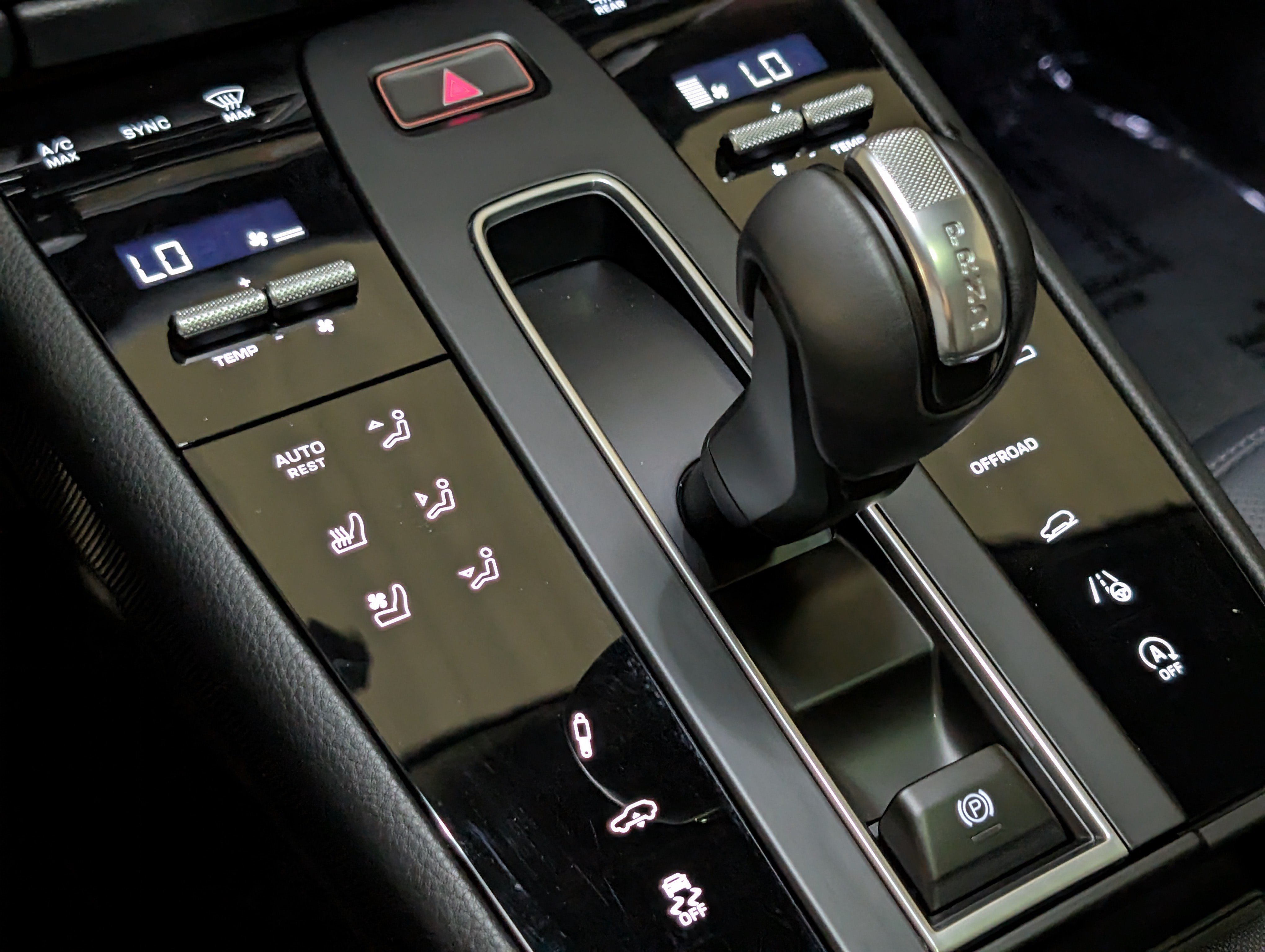 Certified 2026 Porsche Macan S AWD/4WD image 40