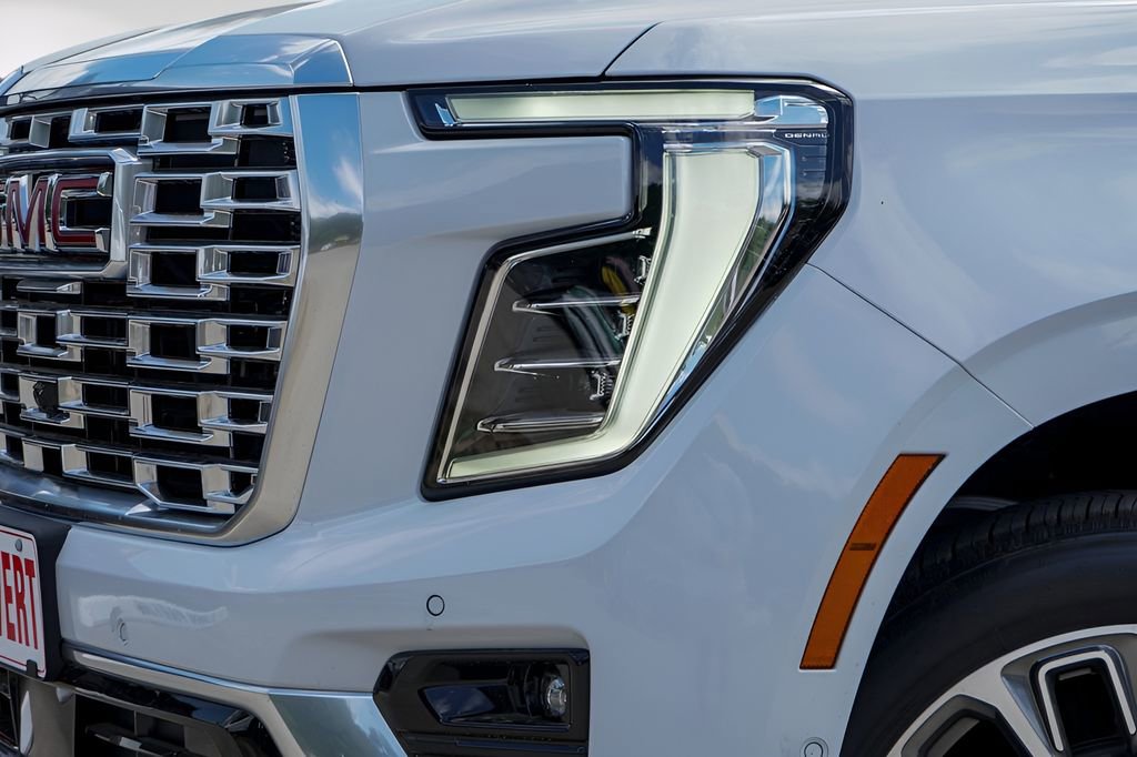 New 2026 GMC Yukon Denali w/ Denali Reserve Package image 3