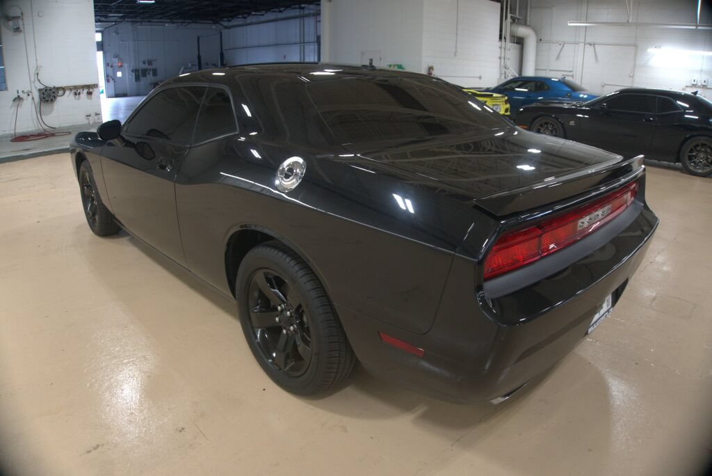 Used 2009 Dodge Challenger R/T RWD image 3
