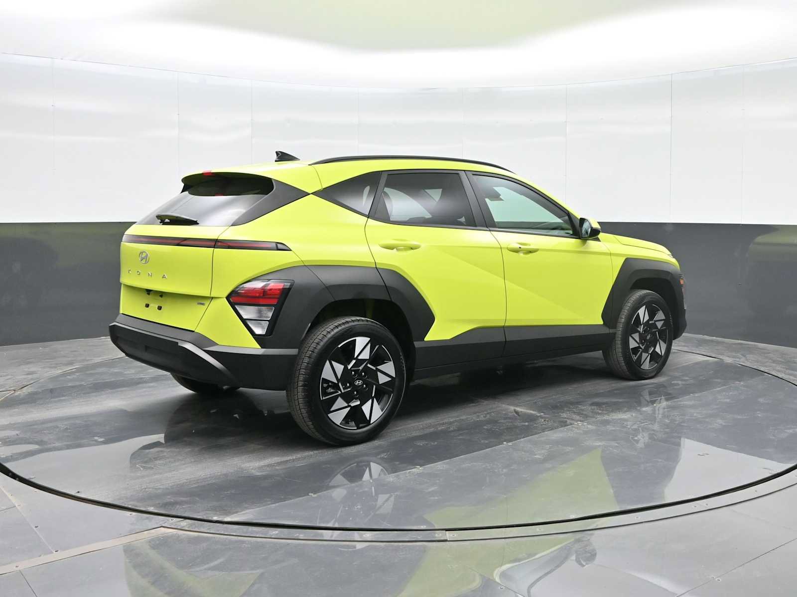 Certified 2025 Hyundai Kona SEL image 8