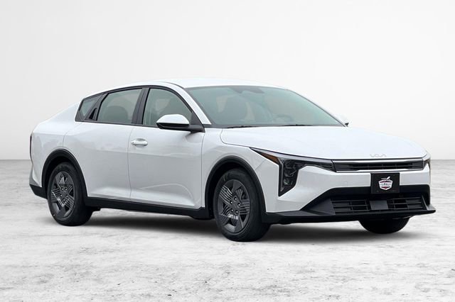 New 2025 Kia K4 LX image 2