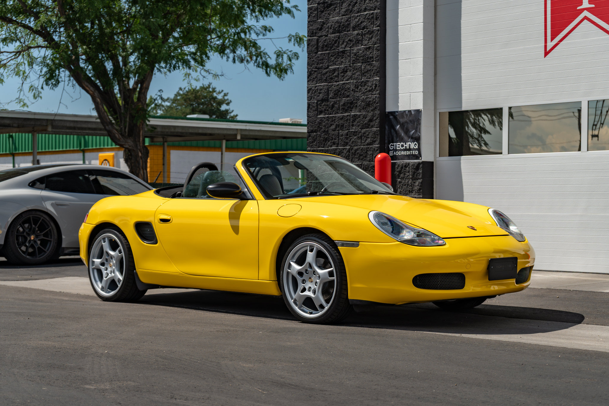 Used 1998 Porsche Boxster RWD image 17