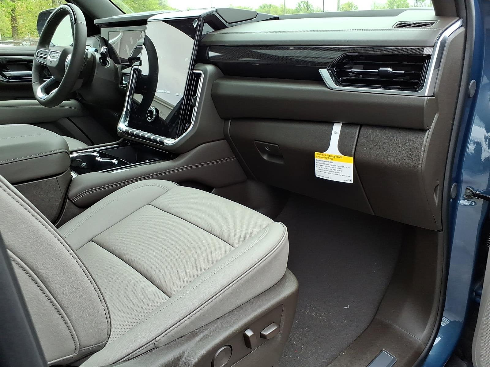 New 2026 GMC Yukon XL Elevation w/ Elevation Premium Package AWD/4WD image 9