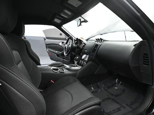 Used 2016 Nissan 370Z Coupe image 36