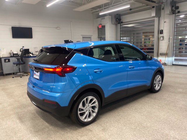New 2027 Chevrolet Bolt LT w/ Comfort Package FWD image 5
