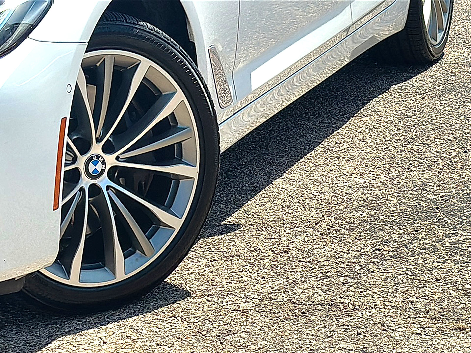 Used 2021 BMW 540i w/ Premium Package RWD image 3