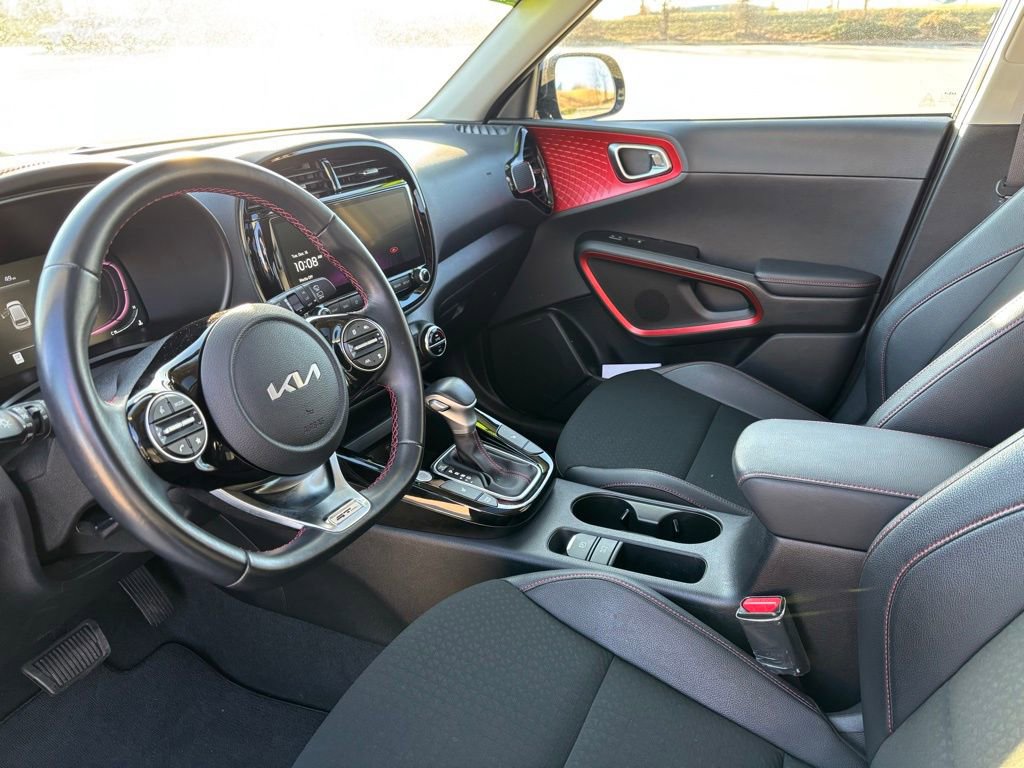 Used 2023 Kia Soul GT-Line w/ GT-Line Technology Package image 16