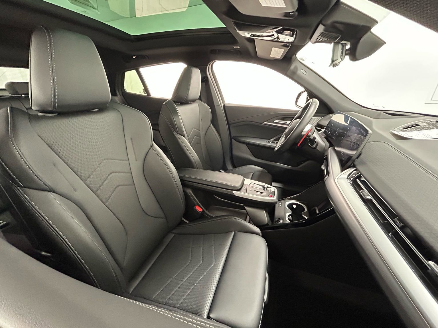 Used 2025 BMW X2 M35i AWD/4WD image 40