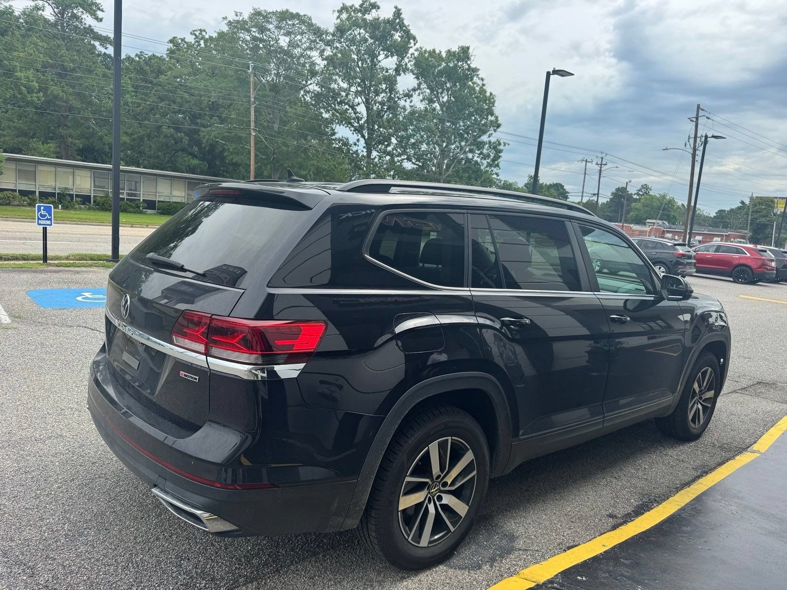 Used 2022 Volkswagen Atlas SE AWD/4WD image 6