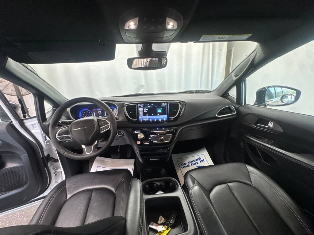 Used 2025 Chrysler Pacifica Select FWD image 27