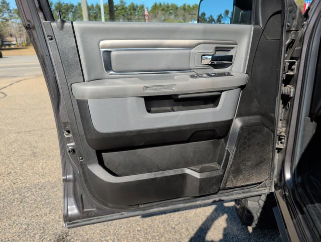 Used 2019 RAM 1500 Classic SLT image 14
