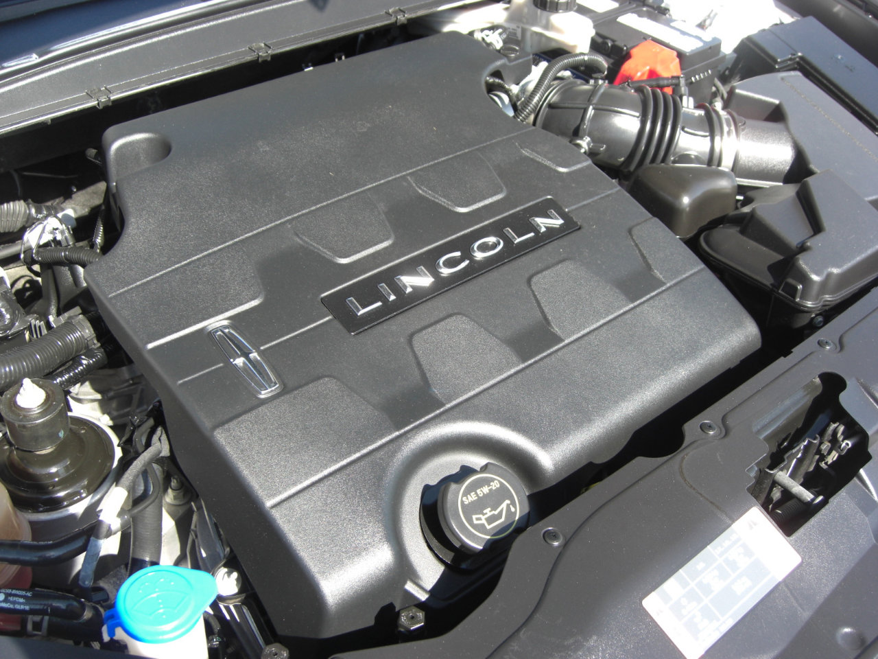 Used 2017 Lincoln Continental Premiere image 22