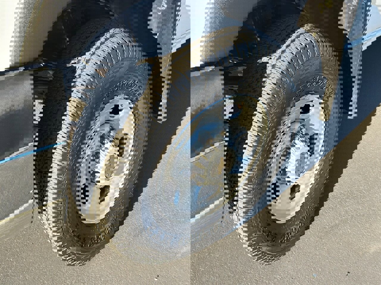 Used 2004 Chevrolet Silverado 2500 W/T image 27