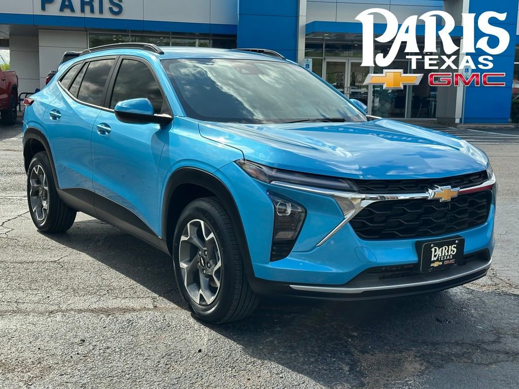 Used 2025 Chevrolet Trax LT w/ Driver Confidence Package image 1