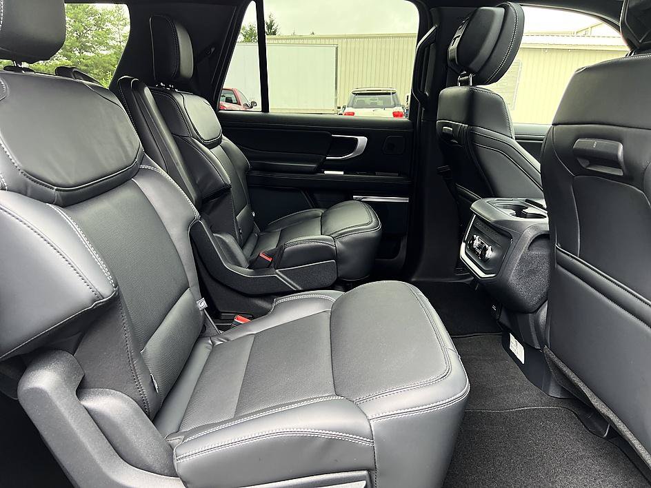 New 2027 Ford Expedition Max Platinum w/ Stealth Performance Package AWD/4WD image 23