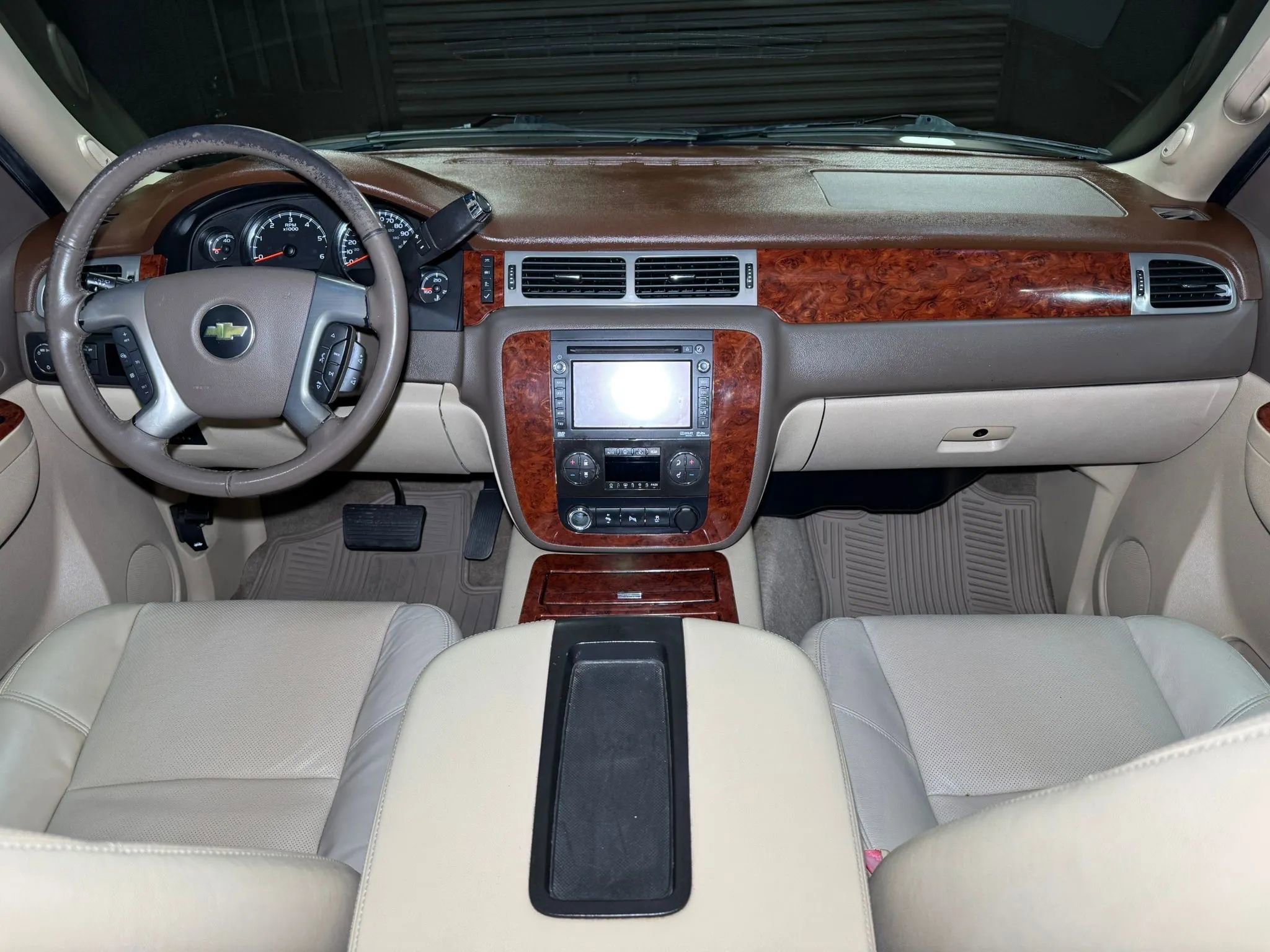 Used 2012 Chevrolet Suburban LTZ image 13