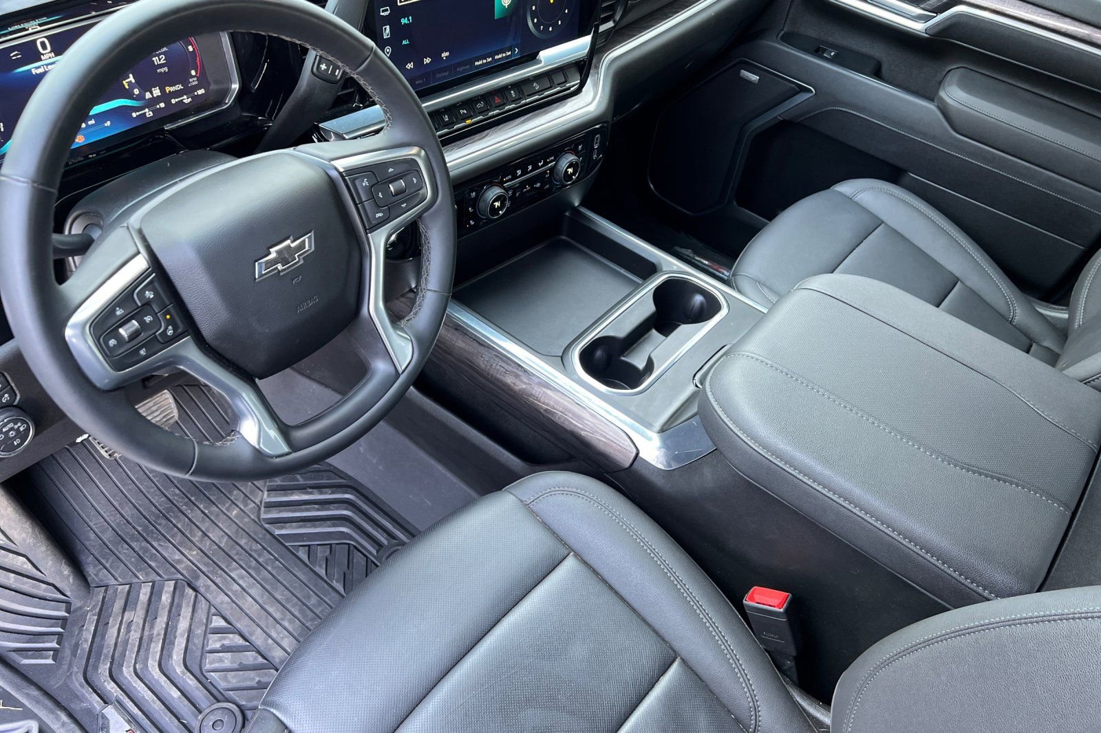 Used 2026 Chevrolet Silverado 3500 LTZ w/ LTZ Plus Package image 9