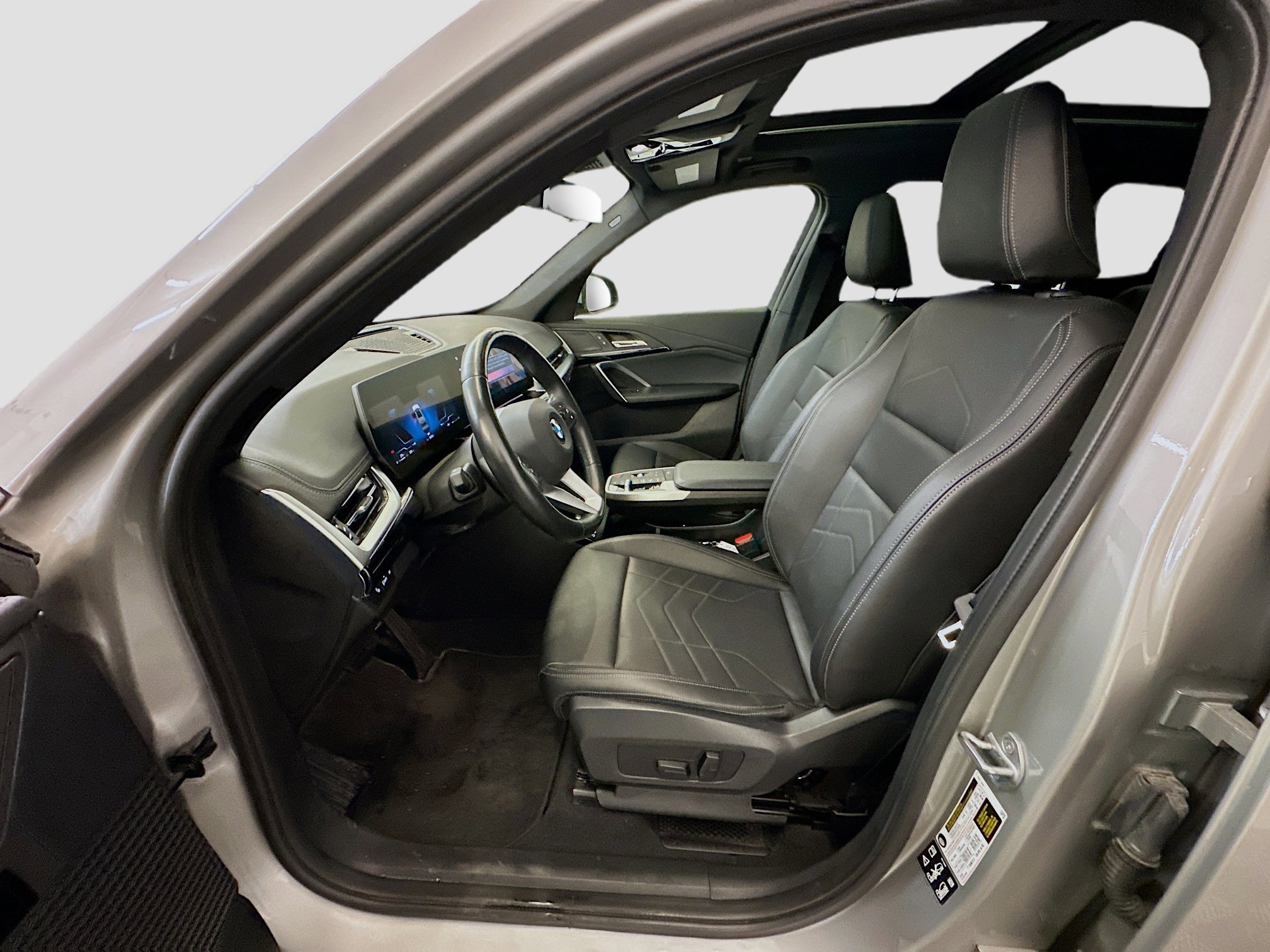 Used 2025 BMW X1 xDrive28i AWD/4WD image 13